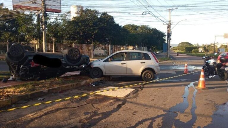 acidente carros colisão batida choque morte